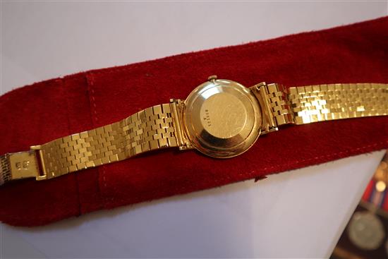 A gentlemans 1960s? 18k gold Jaeger LeCoultre manual wind dress wrist watch,